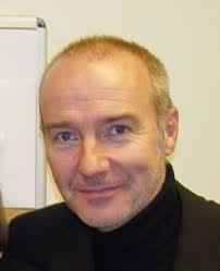 How to pronounce Midge Ure
