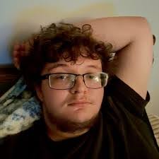 Aaron Berge's Instagram, Twitter & Facebook