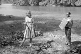 She was an actress, known for pesti háztetök (1962), fény a redöny mögött (1966) and a tenkes. Index Kultur Meghalt A Szepseg Tiszteloje