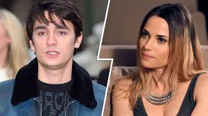 Un jeune mannequin devenu auteur qui n'a pas fait l'unanimité du côté des internautes. Capucine Anav Son Ex Alain Fabien Delon S Attaque Violemment A Son Nouveau Mec