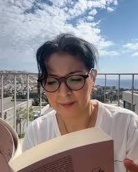 Amaçlanan şey sessizliği bozmak olmalıdır…. Düşünce, duygu ve  deneyimlerimiz söze döküldüğünde anlam kazanır, özgürce yaşanır, yaşam  enerjisi görünür hale gelir. Biz bu yolla kendimizi olduğumuz gibi ifade  ederiz. @ishacinselsaglikakademisi @atolyeno ...