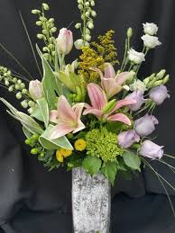 Order flowers by 2pm local time and get your flowers delivered same day by the florists you choose. Illinois Florist Fabbrinis Flowers Fabbrini S Flowers Chicago Florist
