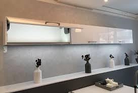 Kuchengerat Nobilia Hangeschranke Mit Led Glas Lichtboden Pemiumweiss Ultra Hg Ausstellungsstuck Nobilia Kuchen Sonstige Mobel Von E Kuchendesign Gmbh In Weilbach Sud