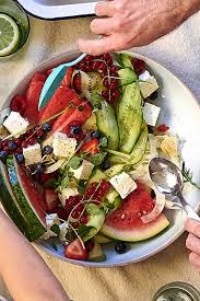 Salade De Pasteque Aux Fruits Rouges Fenouil Et Feta Recept Venkel Lunches Gegrilde Tomaten