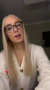 Lisa Ballou's Instagram, Twitter & Facebook