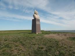Crazy horse, a chief of the oglala band of lakota sioux who was an able tactician and a determined warrior in the sioux resistance to european americans' invasion of the northern great plains. Sitting Bull Monument Crazy Horse South Dakota Click On The Memorial Headstone To Read The Sitting Bull Monument Native American Heritage American Indian Art
