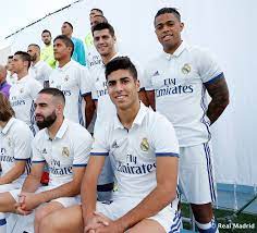 All information about real madrid (laliga) current squad with market values transfers rumours player stats fixtures news. This Is How The Official Team Photo For The 2016 17 Season Was Taken Photos Real Madrid Cf Real Madrid Madrid Real Madrid Shirt