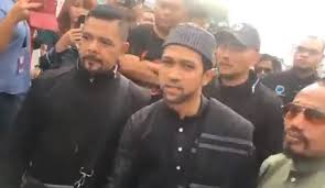 Keunggulan teknologi di jaman sekarang memang patut digunakan. Yusuf Azmi Ppim Dihadapkan Ke Mahkamah Pagi Ini Semasa Cari Infonet
