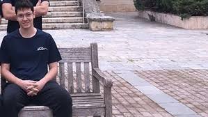 Τοὺς λαιστρυγόνας καὶ τοὺς κύκλωπας, τὸν θυμωμένο ποσειδῶνα μὴ φοβᾶσαι. Wxs8mjpoygqhsm