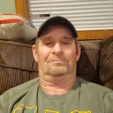 Is it normal for a new 7.5 hp single phase motor to emit a smell and be  very hot after 10 minutes of running with no load?