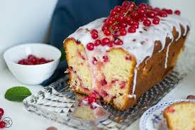 Backrezept für einen fruchtigen und luftig lockeren spätsommer kuchen mit johannisbeeren und schmand. Johannisbeer Joghurt Kuchen Johannisbeere Joghurt Puderzucker Vanille Zeitfurkuchen