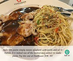 Add the garlic and cook for 5 minutes, stirring and there you have my version of aglio e olio with chicken. Pin On Nom Nom