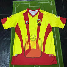 Used in fair/good conditions 6,5/10, beautiful and rare vintage piece, probably a match worn shirt. Deportivo Pereira Home Football Shirt 2014