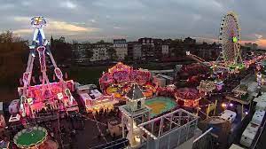 „die soester kirmes könnte bis in diese zeiten zurück reichen (gemeint ist die zeit um 1100).schriftlich belegt aber ist sie erst 1338 in der ältesten erhaltenen, auf pergament geschriebenen soester stadtrechnung. Kirmes Koln 2021 Veranstaltungen Koln