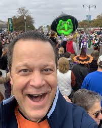 Enjoying a chilly day in Rehoboth Beach, DE and welcoming the SeaWitch to  town. Annual traditions … Happy Halloween Weekend!🎃 #funatthebeach  #seawitchfestival2022 #happyhalloween #davidvenableqvc