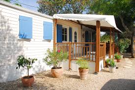 Proche des plages du cap d'agde et de vias plage, le camping le pin parasol*** vous invite à visiter les mobil home d'occasion à vendre pour vous rendre compte sur. Camping Residentiel Hortes Loisirs Bessan Mobil Homes Languedoc Roussillon