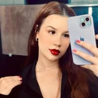 100+ perfis com “Helen Garcia”