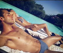 May 29, 2021 · solo alle 17.01 spazio alla prova del salto in alto maschile, dove purtroppo spicca tra i partecipanti l'assenza del nostro gianmarco tamberi: Atletica Gianmarco Tamberi Con Anello Al Dito I Suoi 7 Anni D Amore Con Chiara Foto E Video