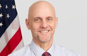 Former FDA Commissioner Hahn takes interim CMO role at Flagship's YourBio  Health