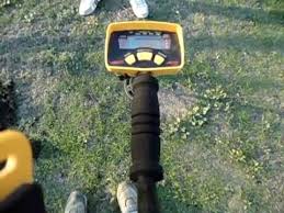 << las aplicaciones de detector de metales requieren un sensor magnético. Como Usar El Detector De Metal How To Use Metal Detector Pin Point Youtube