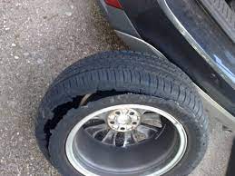 Tambahan lain ialah rim tempaan m dan set ekzos titanium akrapovic. Jangan Cemas Panik Ini 4 Cara Kawal Kereta Jika Tayar Pecah Semasa Memandu Maskulin