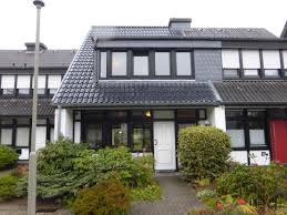 Haus 27 wird über vier personenaufzüge sowie vier zentrale treppenhäuser erschlossen. Haus Zu Vermieten Hauweg 27 41066 Monchengladbach Bettrath Hoven Mapio Net