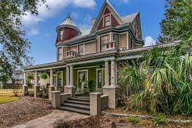 1905 Queen Anne Victorian In Jacksonville Florida In 2020 Victorian Architecture Jacksonville Florida Victorian Homes