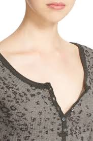 NWT Women's Free People "Davis Printed Thermal" Henley Tee in Green size  X-SMALL