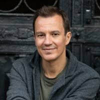 100+ Profile mit dem Suchbegriff „Pugh“