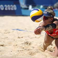 She won a silver medal at the 2012 summer olympics with jennifer k. Olympic Beach Volleyball Player April Ross Draws Incredible Courage From Mother S Death