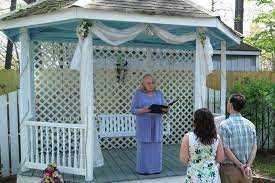 A Little Wedding Garden Provides Officiant Services Plus Venue Plus Free Pictures For Up To 15 People All Year Rou Chesterfield Virginia Free Pictures Wedding