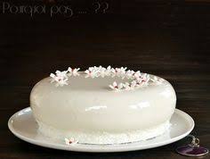 Decouvrez Toutes Les Recettes De Glacage Miroir Blanc Du Chef Et Partagees Dans Le Club Entremets Cassis Co Recette Glacage Patisserie Glacage Miroir Blanc