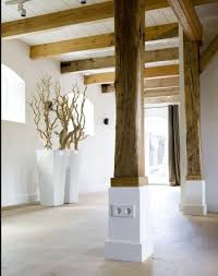 Weisse Wande Holzbalken Moderne Scheune Haus Zuhause Dekoration Design Fur Zuhause