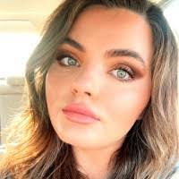 Alexis Blackwell's Instagram, Twitter & Facebook