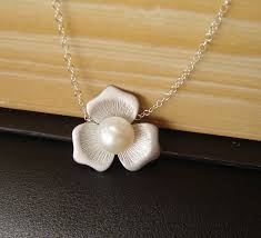 Silver Magnolia Necklace White Pearl Necklace Flower Etsy White Pearl Necklace Pearl Bridesmaid Jewelry Bridal Necklace