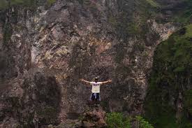 Tiktok miha nika bule asal rusia. Me Against The Mafia How I Hiked Mount Batur Alone