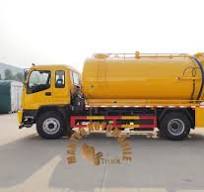 Isuzu Ftr 4X2 Fecal Suction Sewage Truck with Italy Vacuum ...