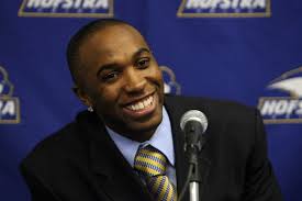 Hofstra legend Speedy Claxton named basketball head coach