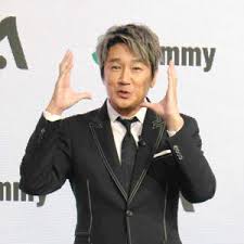 詞：大津あきら 曲：馬飼野康二道再見卻不揮動這雙手 離開這個破舊不堪（支離破碎）的城市如此不斷地憎恨一切 是為什麼呢連憧憬夢想 也尚未有結果 人如果因為眷戀愛而哭泣.晃動（閃過）的城市大樓（在腦海中）不斷的蔓延 與那時同樣的晚霞天空就. Lxd3vzkbi3vavm