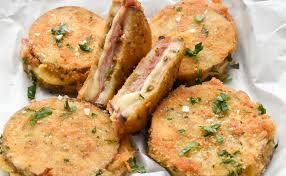 Quando sarà a temperatura, friggi i cordon blue di melanzane fino a che si doreranno per bene su. Cordon Bleu Di Melanzane Of Eggplant Aubergine Italian Spoon