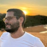 Efrem Wilson's Instagram, Twitter & Facebook