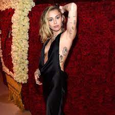 Sexy Miley Cyrus Pictures | POPSUGAR Celebrity UK