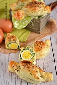 Passato questo tempo non resta che scolare e far raffreddare le uova prima di sgusciarle. Caramelle Di Pasta Sfoglia Ricetta Con Uova Di Quaglia E Spinaci La Pagina Del Goloso