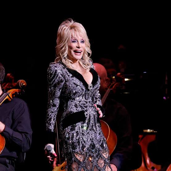 Fans share tributes as 'legendary' US country singer Dolly Parton dies aged 80 | Chronicle Live