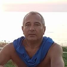 Pino Daniele, Francesco De Gregori, Fiorella Mannoia, Ron «In Tour 2002»  Pino e Francesco De Gregori cantano e suonano «Generale». Quando due  colossi si incontrano, la musica diventa poesia. Se consideriamo il