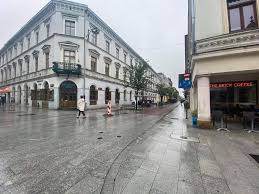 Check spelling or type a new query. Woonerf Przy 6 Sierpnia W Lodzi Bez Zegara Zostal Zniszczony I Wymontowany A Na Jego Miejscu Pojawil Sie Slupek Ostrzegawczy Lodz Eska Pl