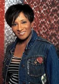 Famous Black Actors And Actresses Wanda Sykes Actress Comedian Famous Comedians Female Comedians Black Actresses