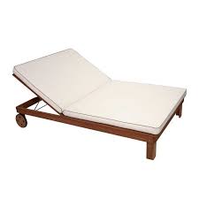 120 Cm Breite Gartenliege Aus Massivem Eukalyptusholz Mit Geolter Oberflache Inklusive 8 Cm Hoher Polsterauflage In Creme Gartenliege Liege Garten Relaxliege