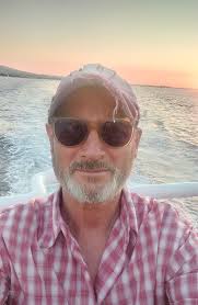 Bonjour Hello ! I am French and will retire end of february. I have the  plan to spend 3 months from march to may in south peloponese. Looking for a  flat or