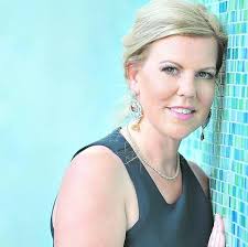 Chocolate and Diamonds for the Woman's Soul: Timeless Treasures to Warm the  Heart and Soothe the Soul: Hall, Carla Wynn, Mancil, Joshua A, Mancil,  Nickolas A, Scism, Michele, Hall, Regina, Spencer, Linda,